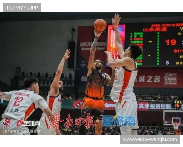 山东外援珀塞尔单场抢断创纪录，防守端积极变化成战术新武器